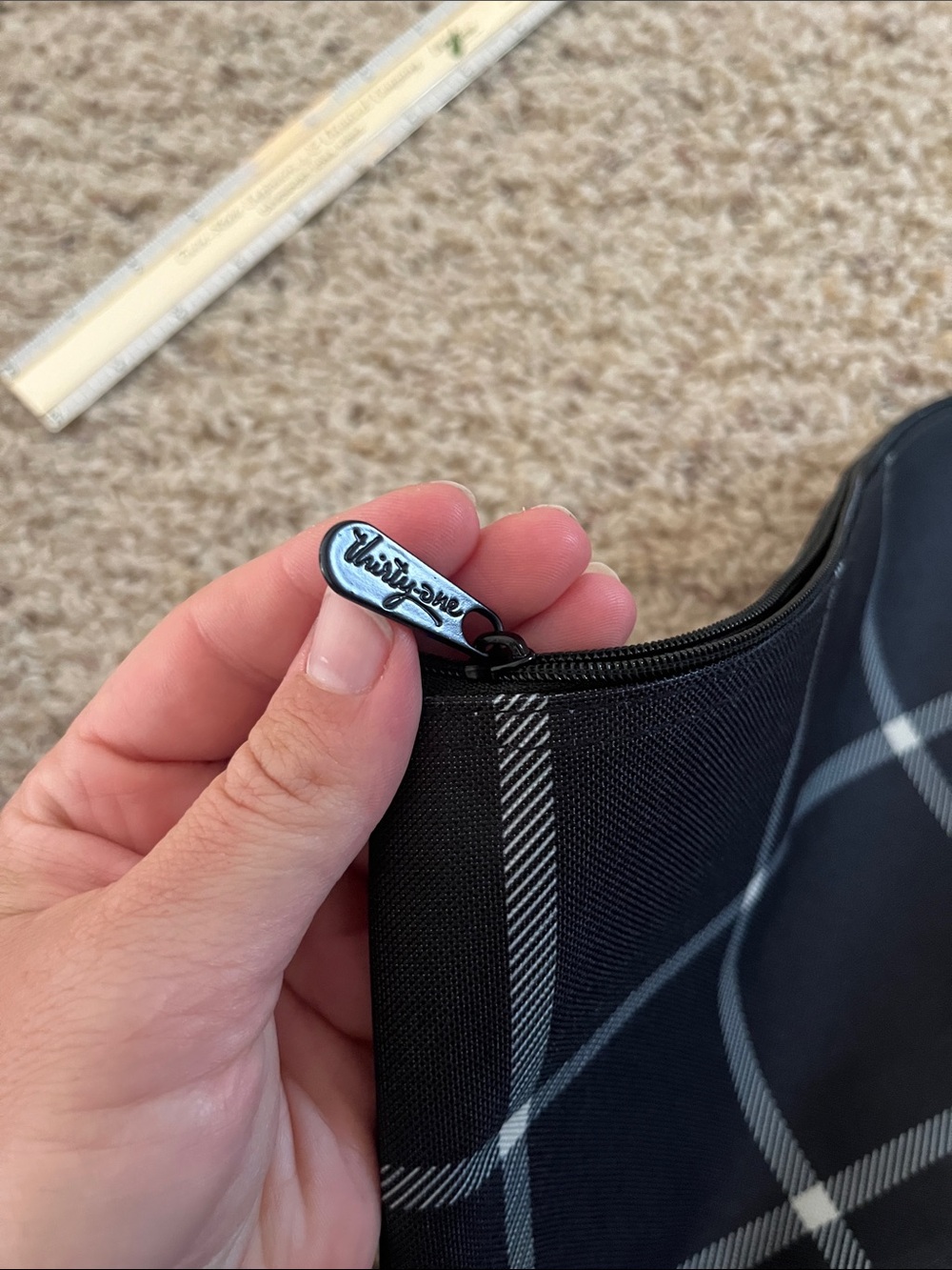 Thirty-One Zip Pouch - Picture 6 of 6